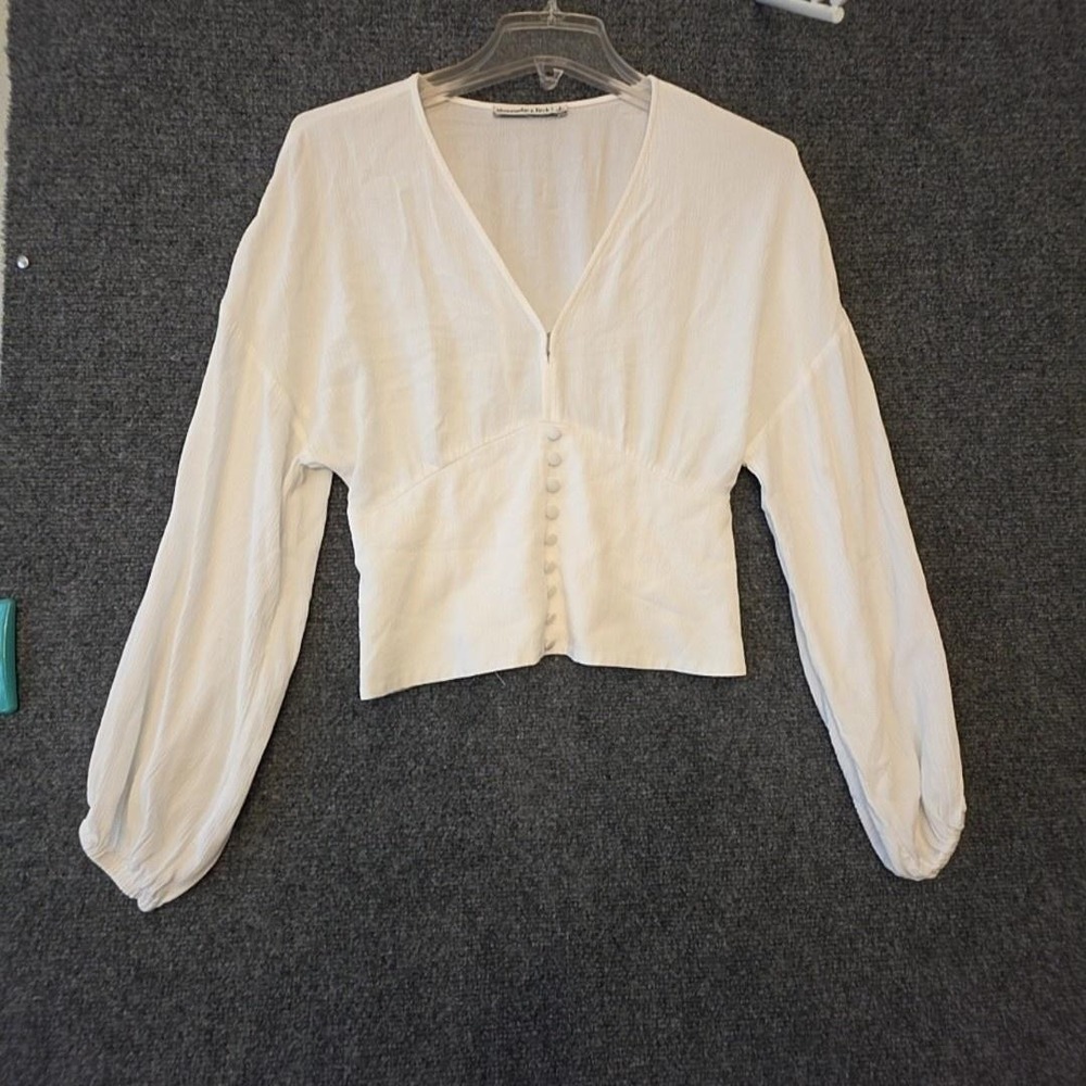 Abercrombie & Fitch Blouse Womens S White V Neck Long Sleeve Smocked Cropped Top